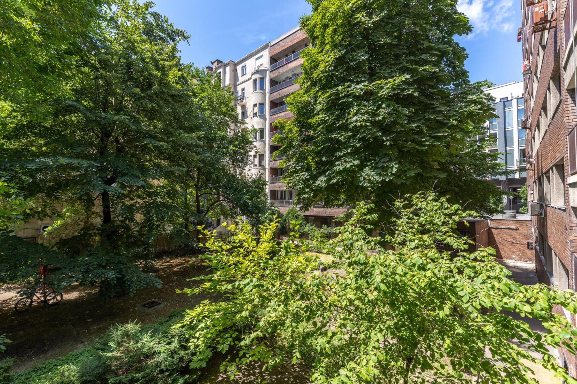 Gems Of Budapest - Ruby Unit, Budapest